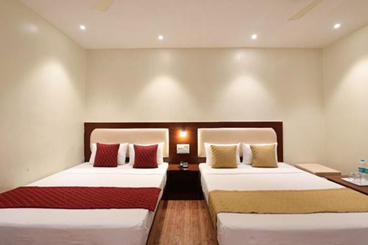 Amrit Hotel New Delhi Exterior foto