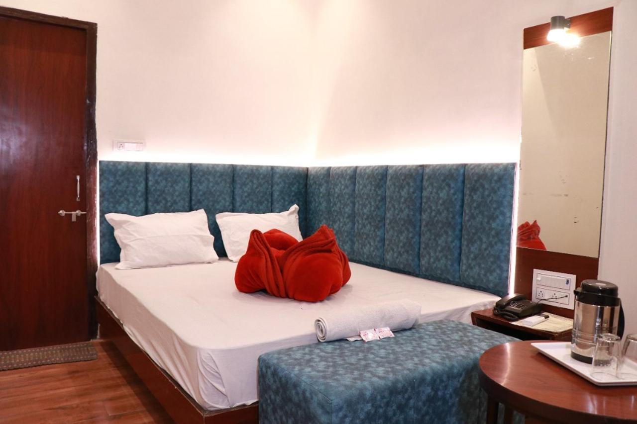Amrit Hotel New Delhi Exterior foto