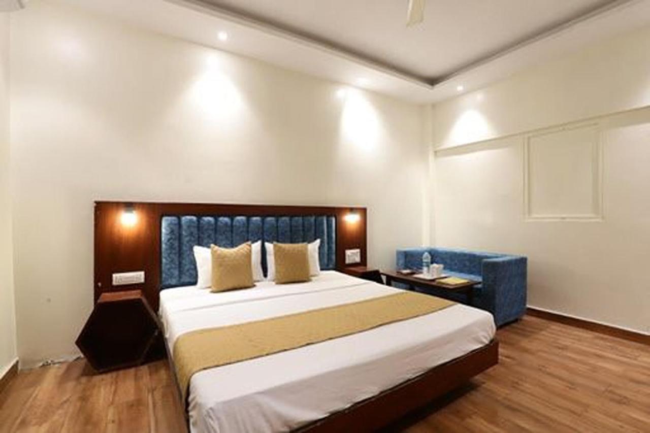 Amrit Hotel New Delhi Exterior foto